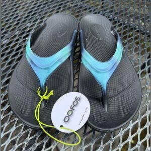 OOFOS Women’s Sandal - Size 7 - NWT